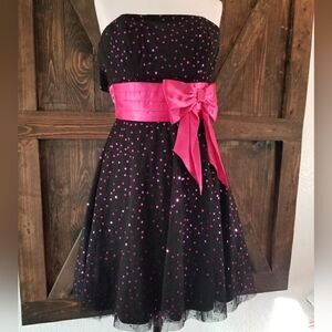 B. Darlin prom dress 3/4 new no tags